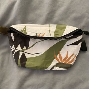 Aloha Collection bird of paradise Fanny pack